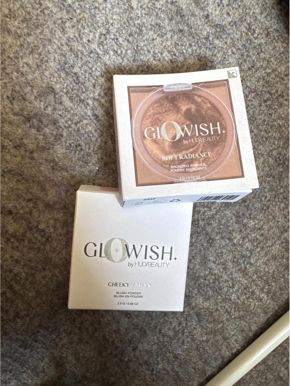 Glowish Huda Beauty Bronzer Tan Light Blush Milky Rose  Set